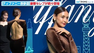 タキマキ”滝沢眞規子、美背中際立つシックなドレスで登場
