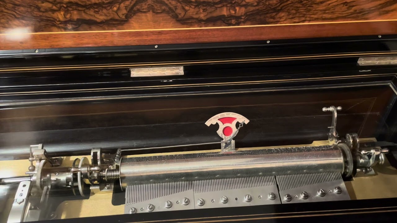 曲目不詳（シリンダー交換型オルゴール) Tune unknown