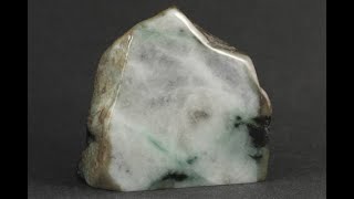 ミャンマー産 翡翠 原石 磨き 274g｜天然石 通販キラリ石