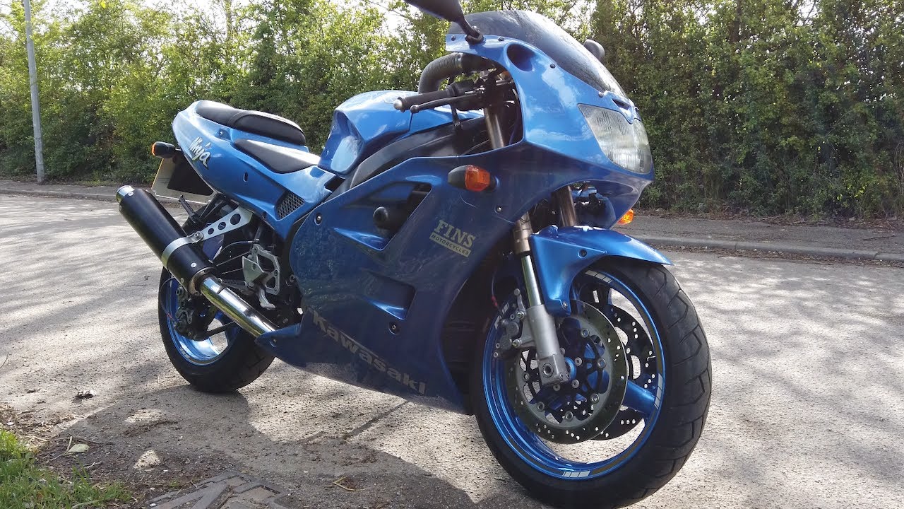 Kawasaki ZXR400 Cold Start Walk Around | 4K - YouTube
