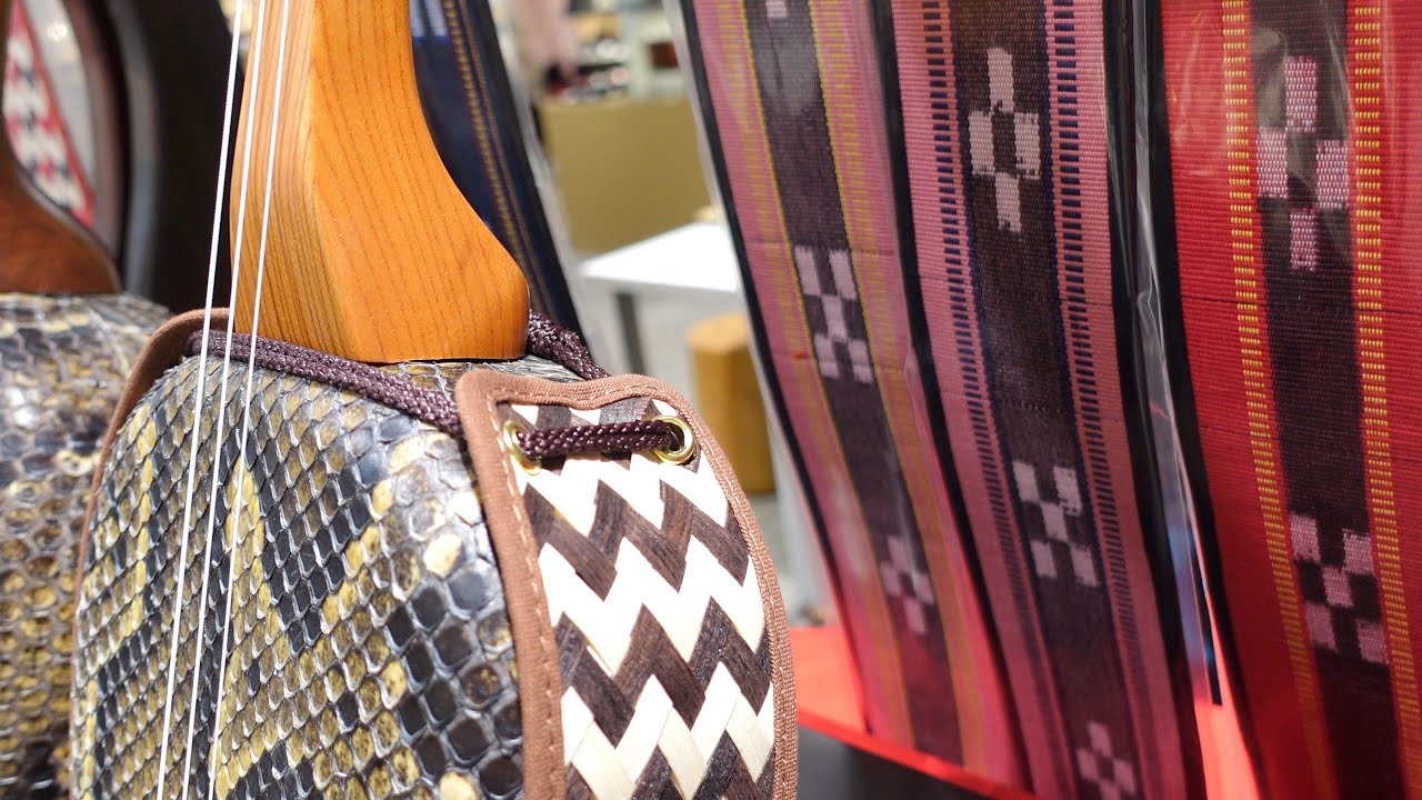 宮古木工芸の三線を色々弾いてみました - YouTube