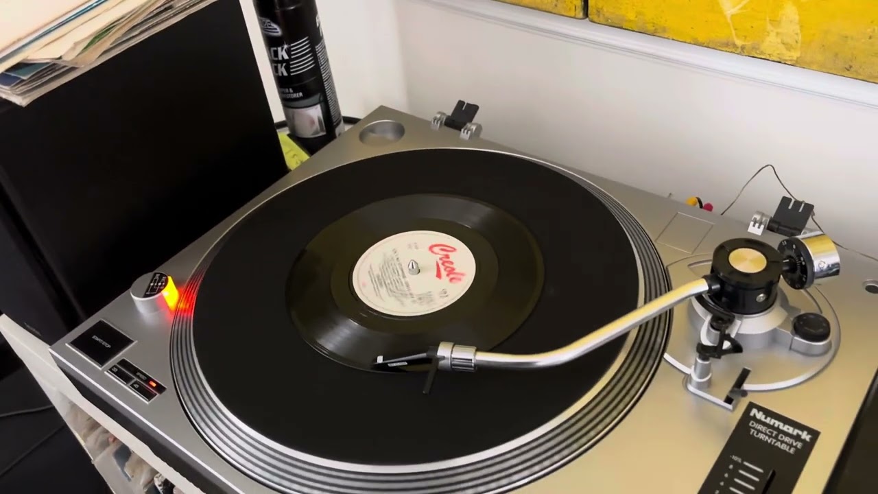 DJ Numark TT 1520 Turntables Demo - YouTube