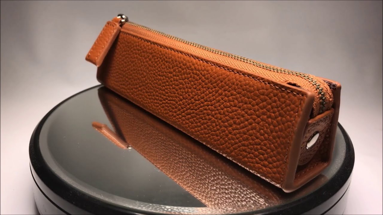 革製ペンケース 三角で大容量 DUCT(ダクト) CPG-419 - YouTube