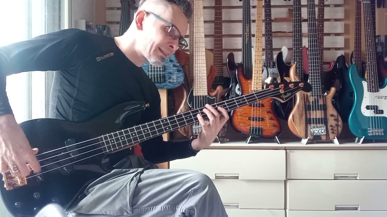 Vintage Japanese Bass Guitars. Fender Japan PJR65 Jazz Bass