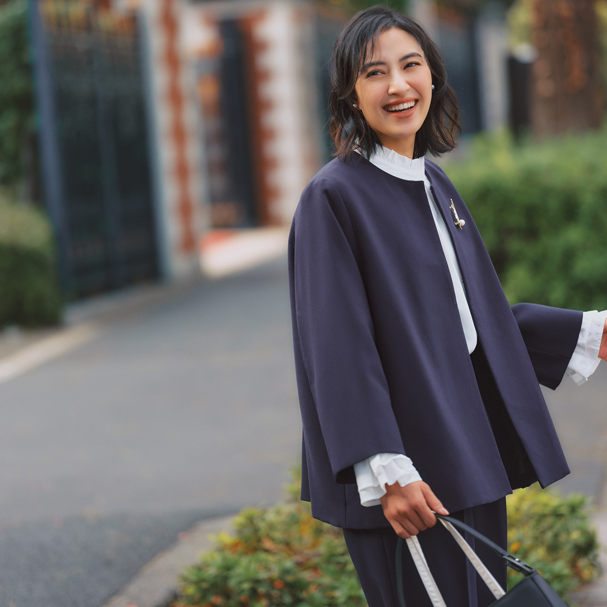 持ってて良かった『華やかトートバッグ』！母行事コーデの盛り上げ役に