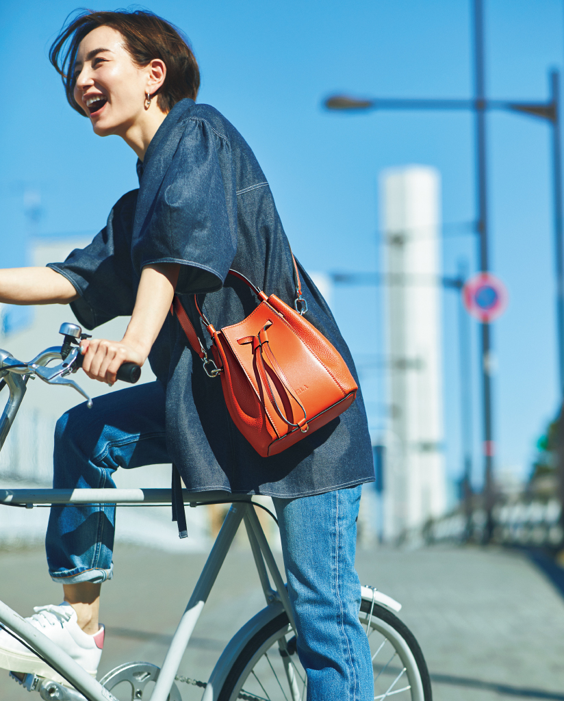 フルラの【上品カラーバッグ】が新生活にちょうどいい | VERY