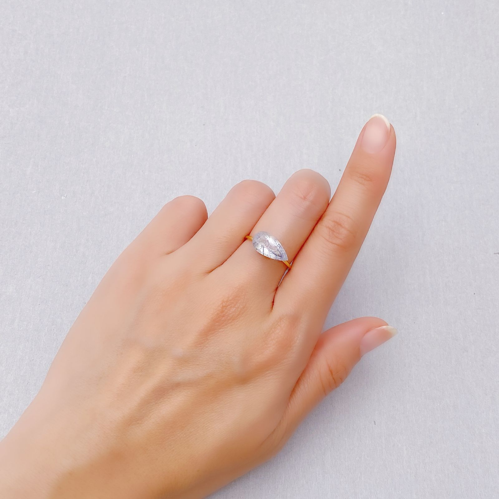 インディゴライトインクォーツ ブラジル産 2.36ct / 13x6.9mm前後