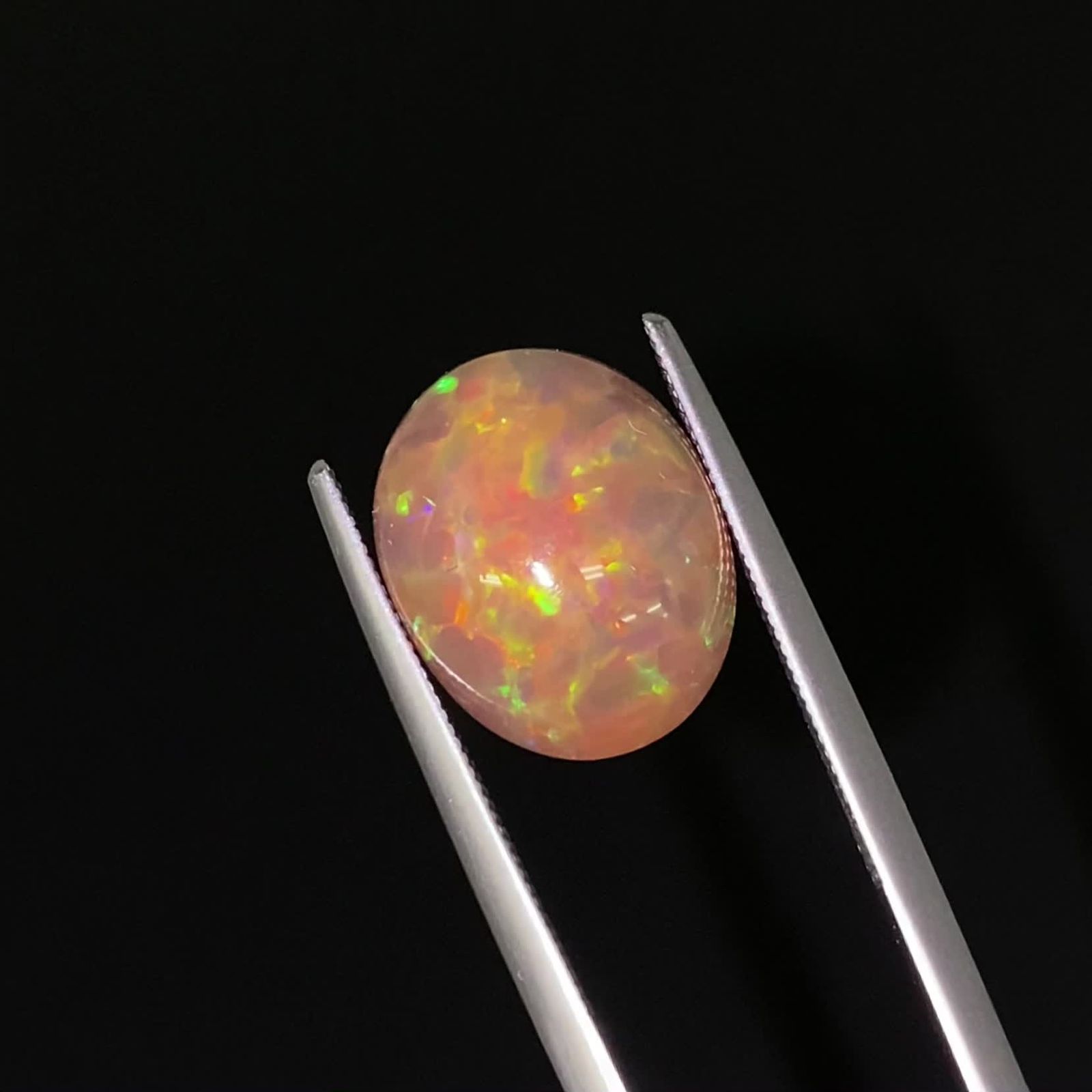 ハニカムオパール エチオピア産 5.50ct / 13.7x10.9mm前後 [240427152