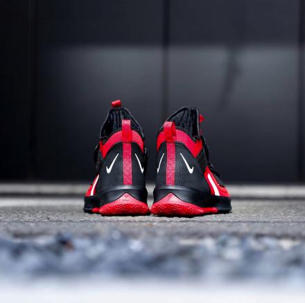 国内10月1日発売予定】ナイキ レブロン ソルジャー 13 SFG EP 全2色