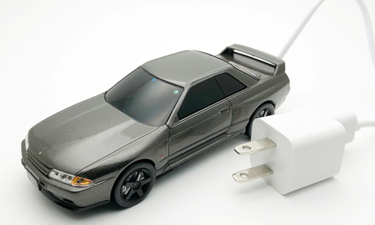GT-Rでスマホを充電―日産スカイラインGT-R NISMO（BNR32）型のモバイル