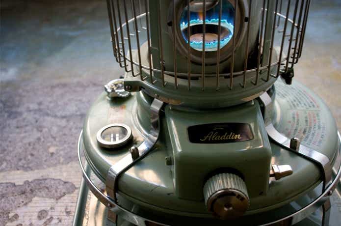 4大人気石油ストーブ徹底比較】この冬のマストバイはどれ？ | 【CAMP