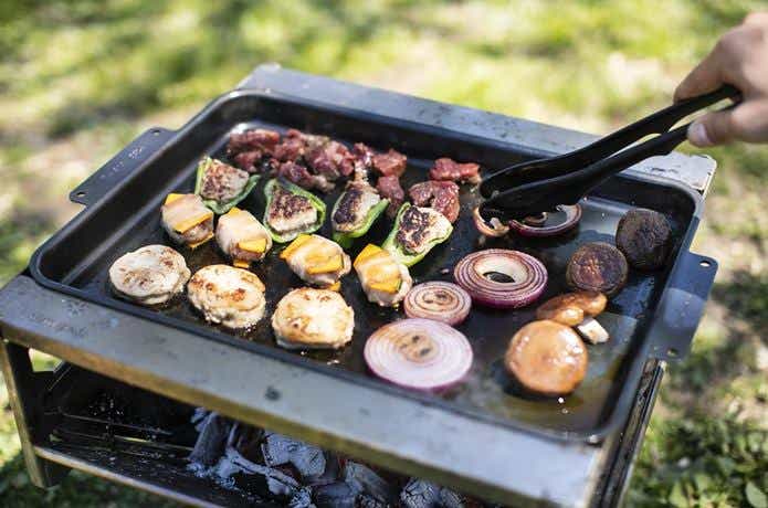 限定 SALE コールマン 鉄板 2枚 ヘラ付き【板厚4.5mm 】 バーベキュー