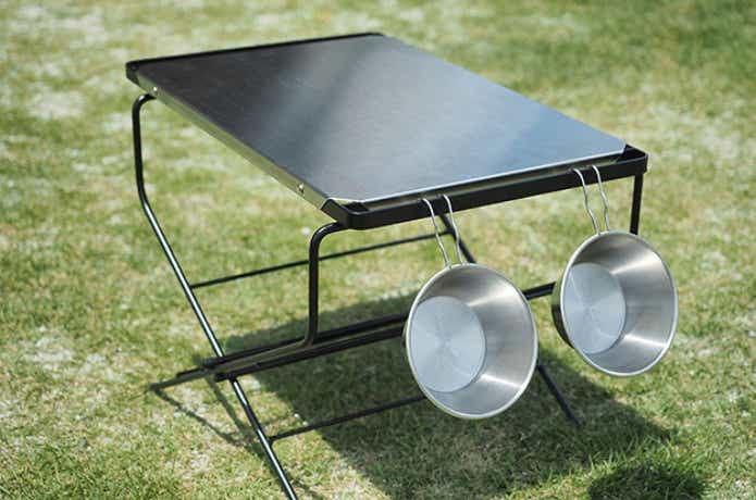 焚き火用テーブルの最適解！？ハングアウトの「ステンレストップ版