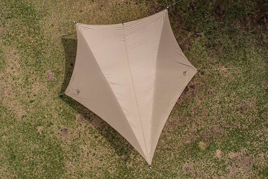 クルマ横付けしやすい」サバティカル新タープ登場。“美しいシルエット