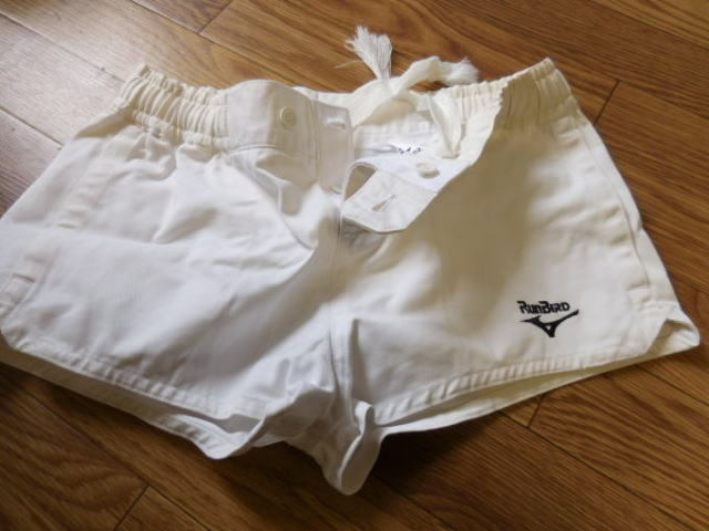 貴重アディダス／イングランド型ラグビーパンツ（白・中古）Mサイズ