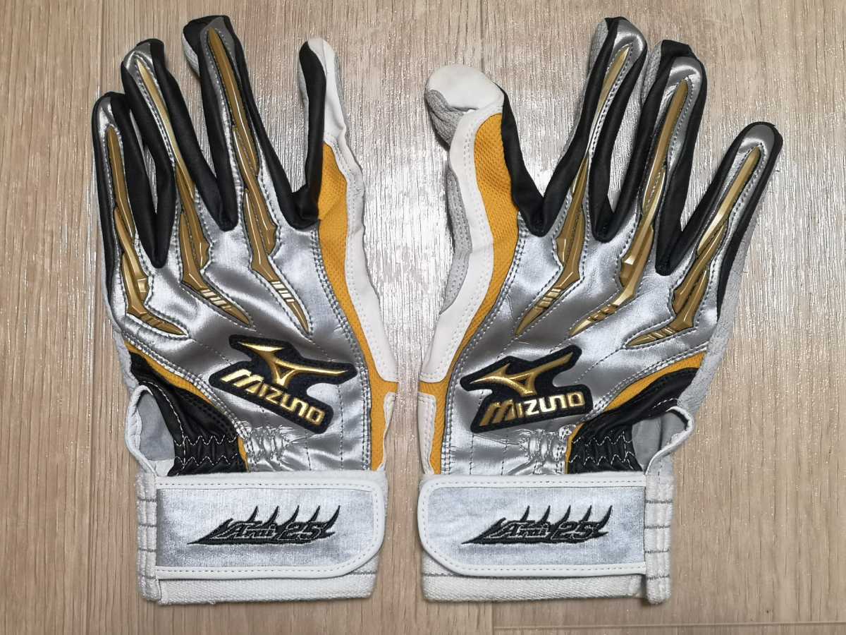 広島東洋カープ 新井貴浩バッティンググローブ 新井貴浩 実使用