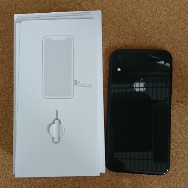 iPhoneXR 64GB iphone XR 64GB au simロック解除済み ホワイト au版