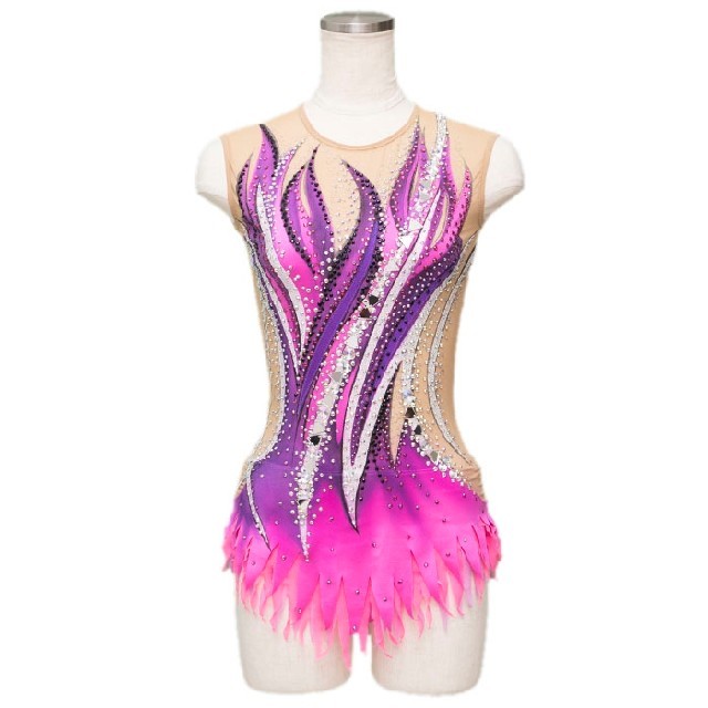 デザイン紹介】ヨーロッパ製 新体操レオタードの通販 by マッシュ