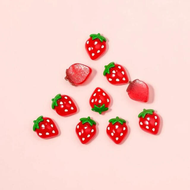 5ピース いちご 3D ネイルパーツの通販 by ゆめかわショップ♡｜ラクマ