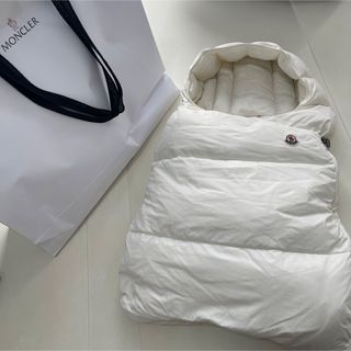 MONCLER（おくるみ/ブランケット）のフリマアイテム一覧