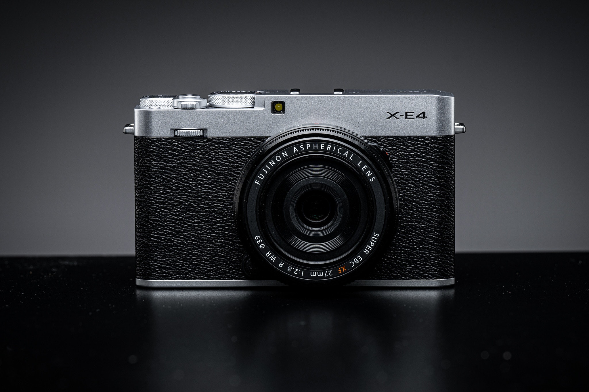 FUJIFILM X-E4レビュー｜X-E5・X-S20・X-T30 IIと徹底比較する“最軽量