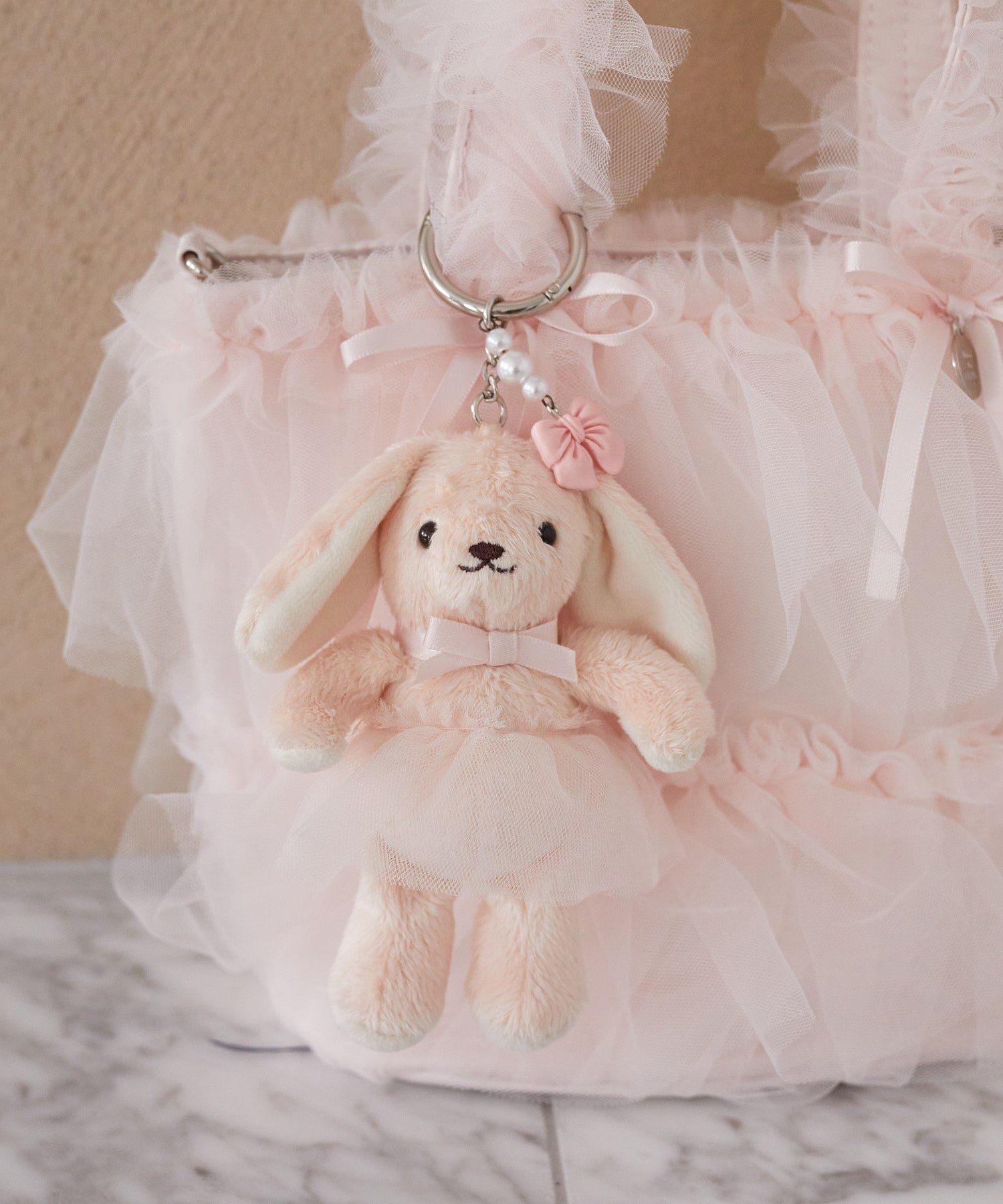 たれ耳ラビットチャーム/Maison de FLEUR（メゾン ド フルール）の