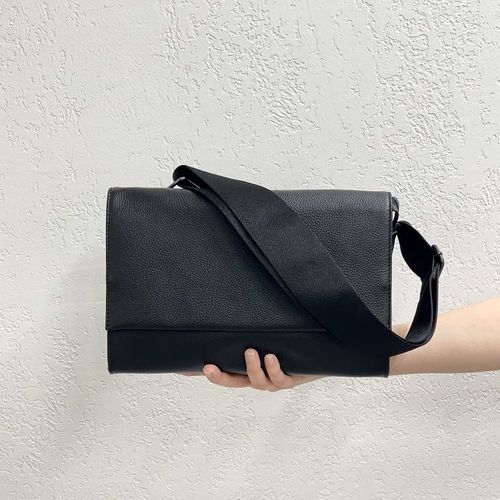 柄ワイドテープショルダーバッグ《本革/軽量470g/ボディバッグ/500ml