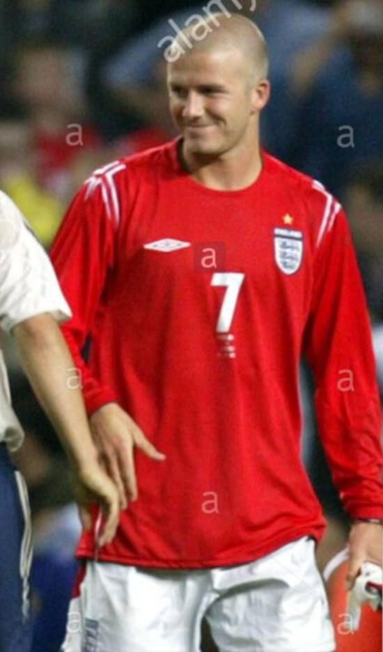 イングランド代表（A) 長袖 2004 vs 日本 ベッカム＃7