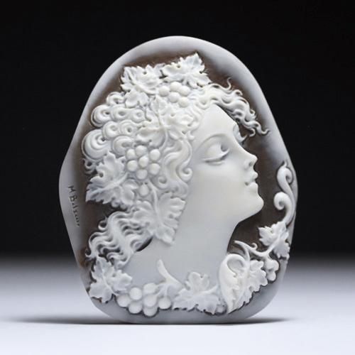 傑作】【ビッグサイズ】シェルカメオルース「バッカンテ」 作家
