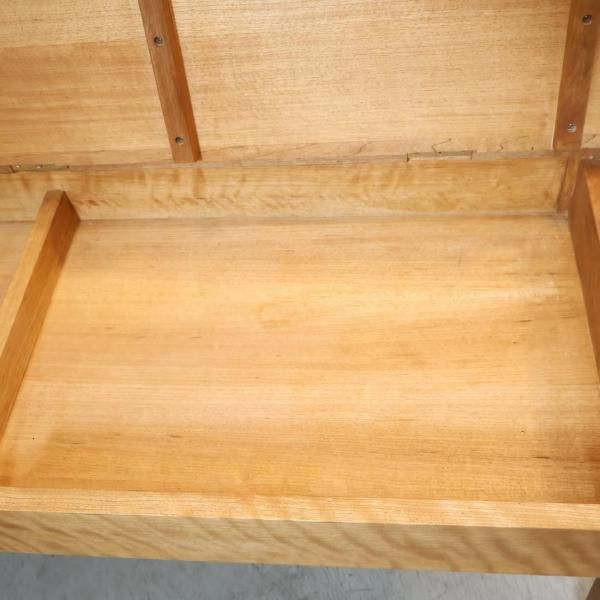 朝日木材加工のブランド”BOSCO（ボスコ）”の収納付きダイニングベンチ