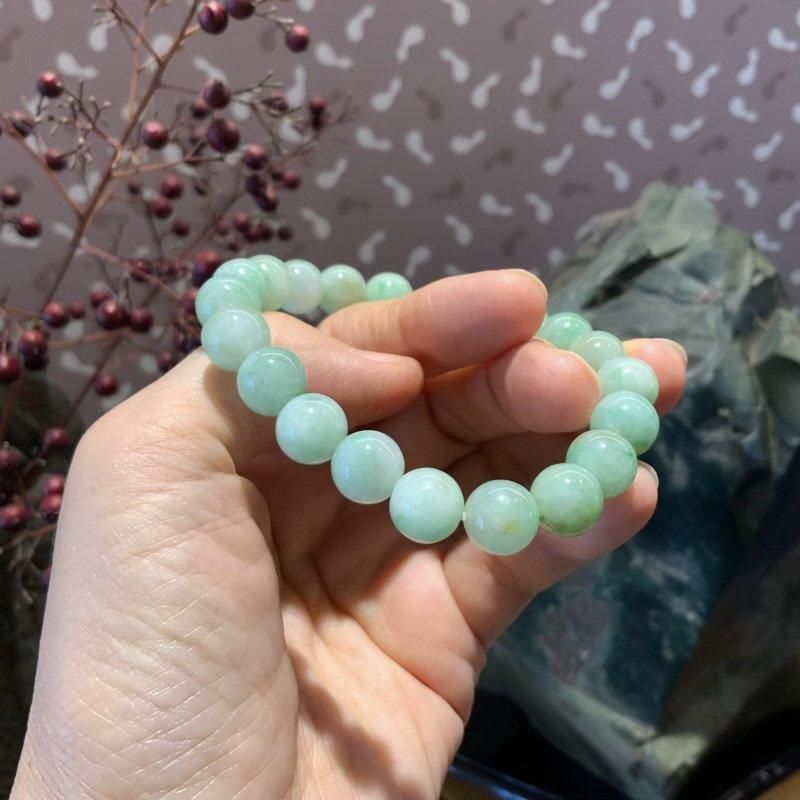 糸魚川翡翠(小滝産) ブレスレット 10mm玉 鑑別書付き 】 糸魚川産翡翠