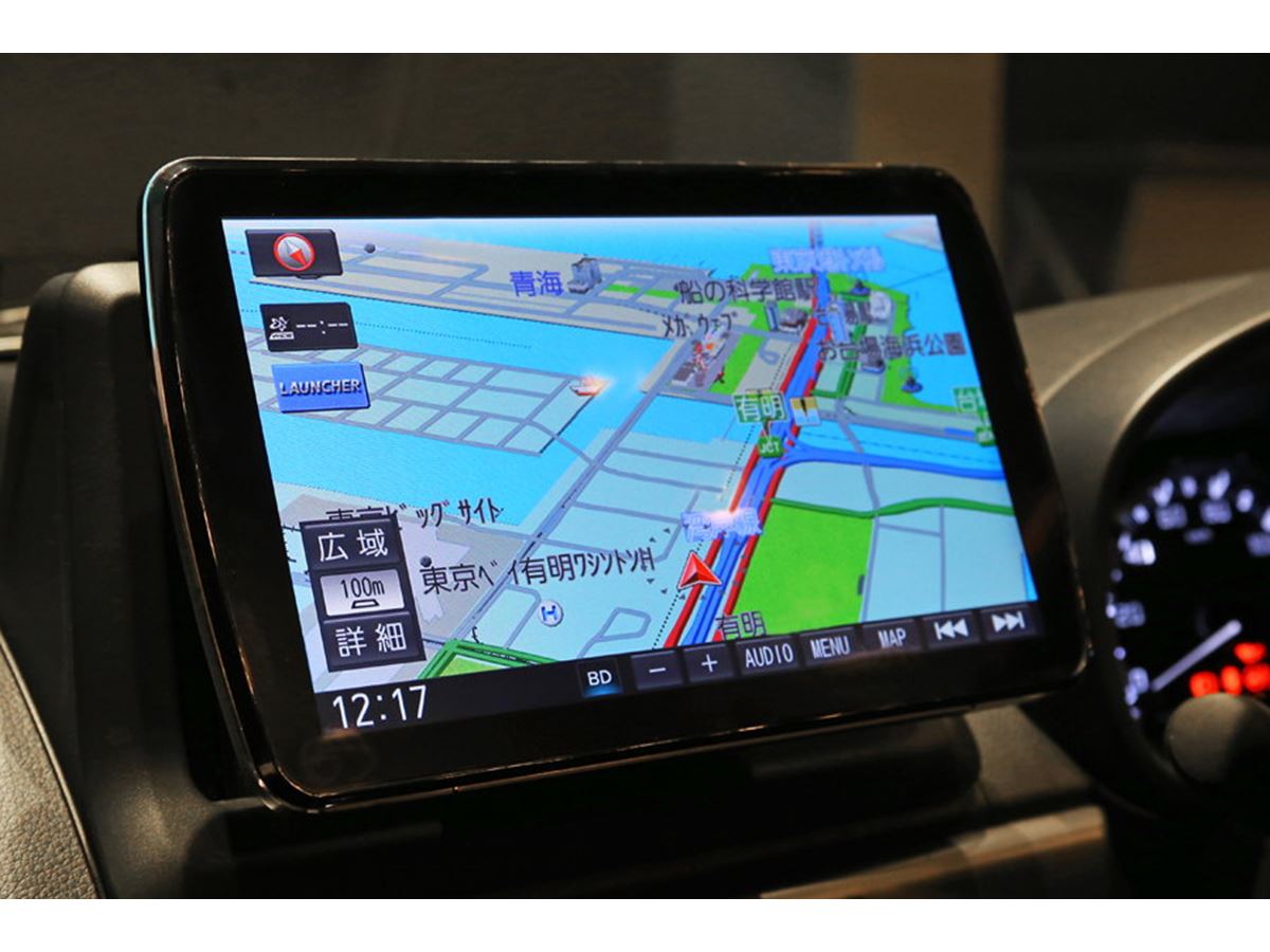 大画面カーナビ初の「スイングディスプレイ」搭載！ パナソニック