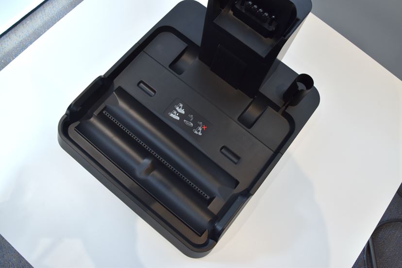 ロボロックから「最上級ロボット掃除機」と「スティック型水拭き掃除機