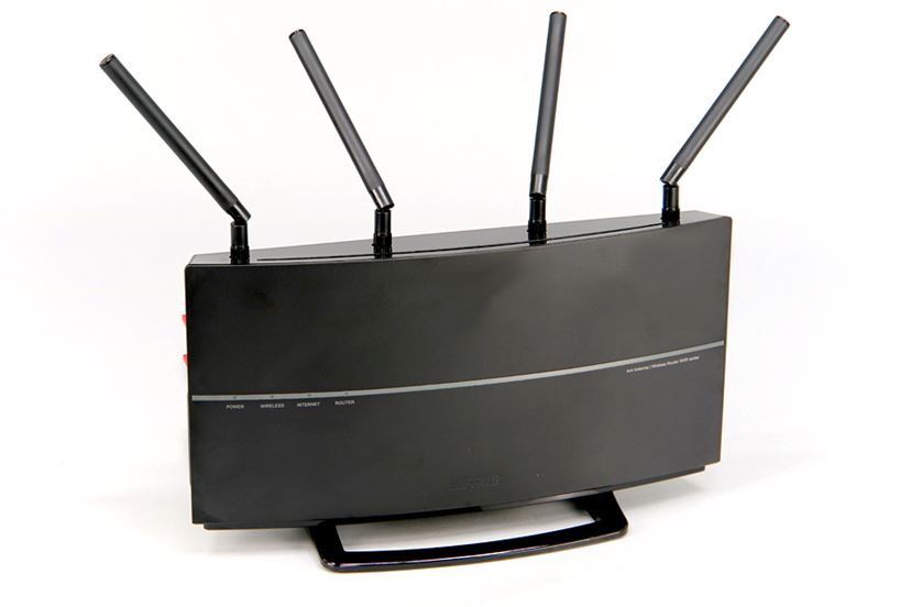 スマホ＆タブレットでこそ威力を発揮！ 11ac 4×4の「WXR-2533DHP」の