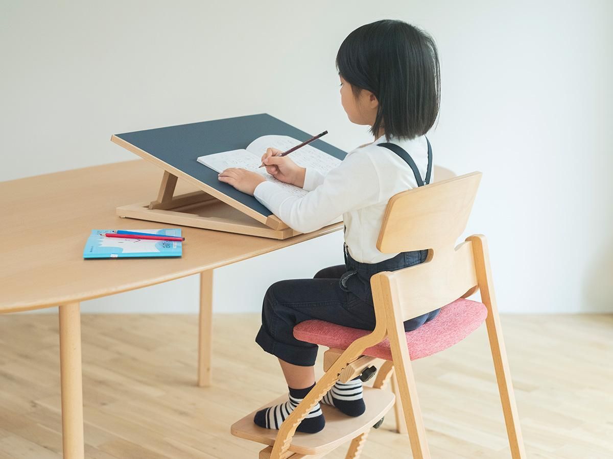 スラントアップ（学習用傾斜天板）ハイグレード｜低座の椅子と暮らしの