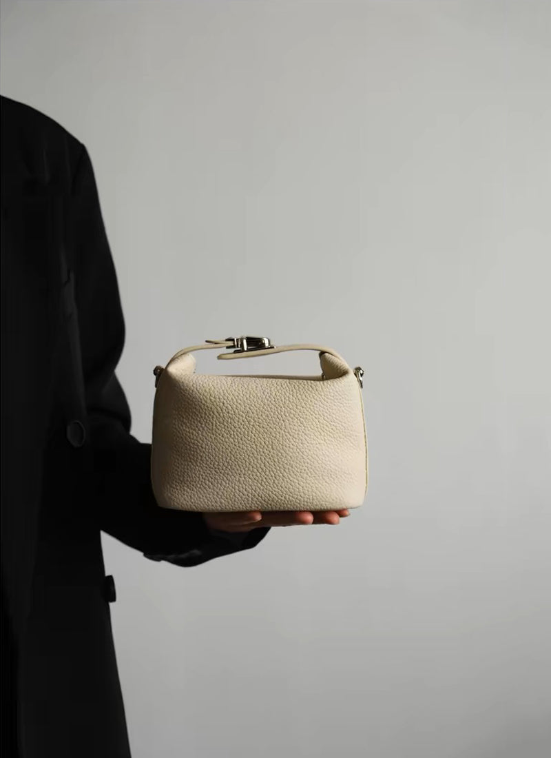 ISOLÉ公式｜ポシェット 使いやすい 牛革 ISOLE