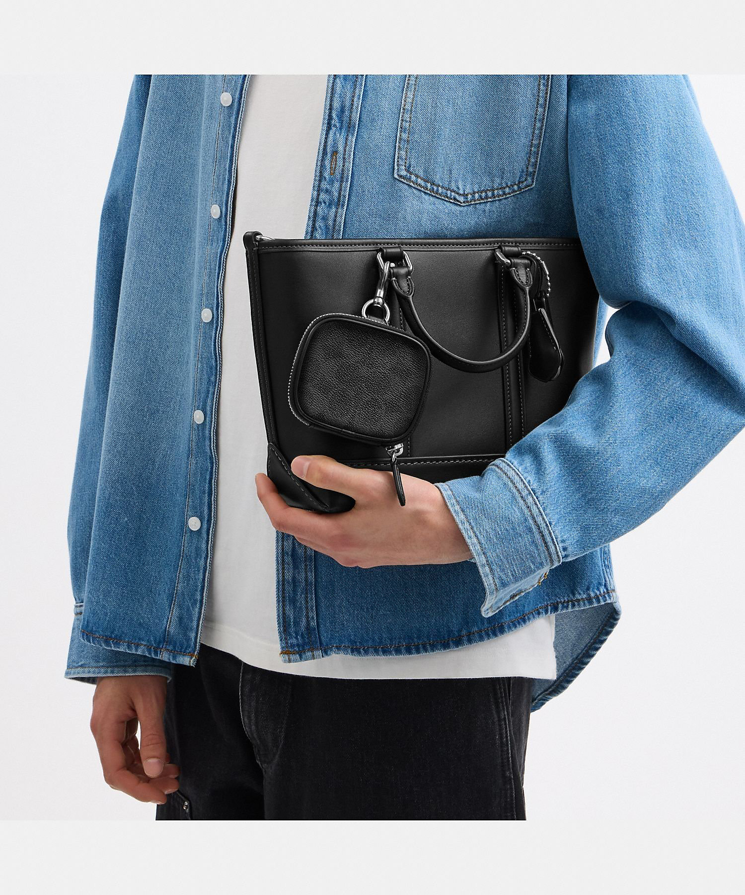 クリップ オン ポーチ・シグネチャー キャンバス | COACH/コーチ