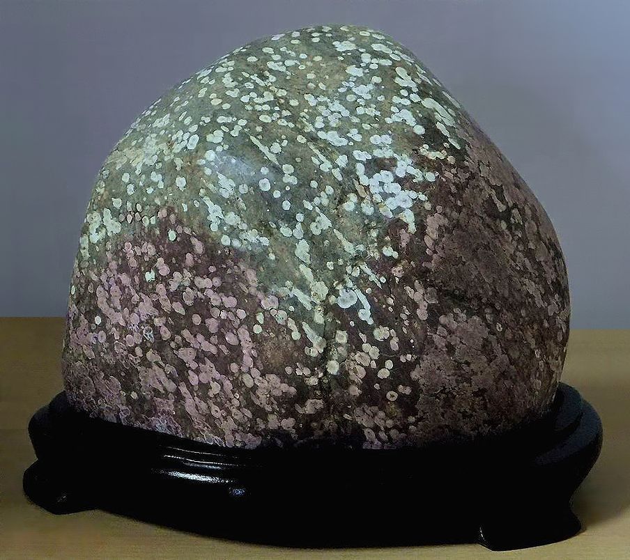 緋山酔恭「山水石美術館」 全国の水石・美石を紹介 越前紋石