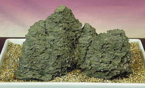 緋山酔恭「山水石美術館」 全国の水石・美石を紹介 日野竜眼