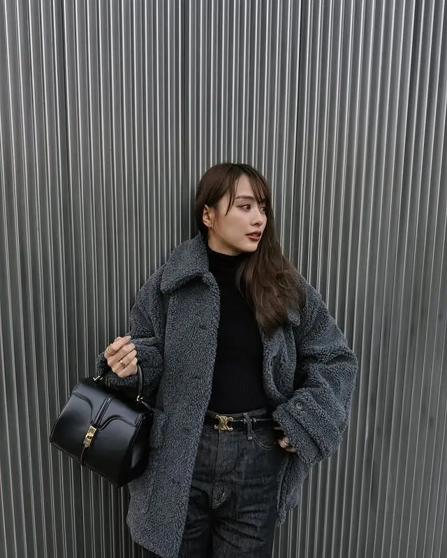 CELINEの「スモール トリオンフ ベルト / スムースカーフスキン