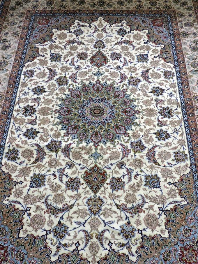 手織り ペルシャ絨毯：大型サイズ – JAHAN