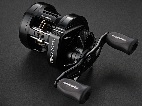 希少廃盤品 Megabass BLACK JUNGLE リール 右ハンドル 希少廃盤品