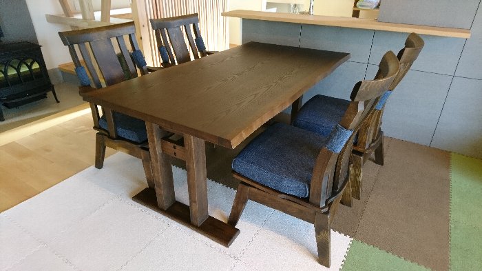 高松市にWe DO style・藍花ダイニングセットを納品 | 住賓館