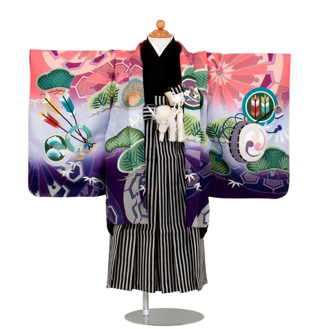 ピンクと紫に兜 黒縞の袴／七五三・三歳男の子・袴 | 宅配着物レンタル