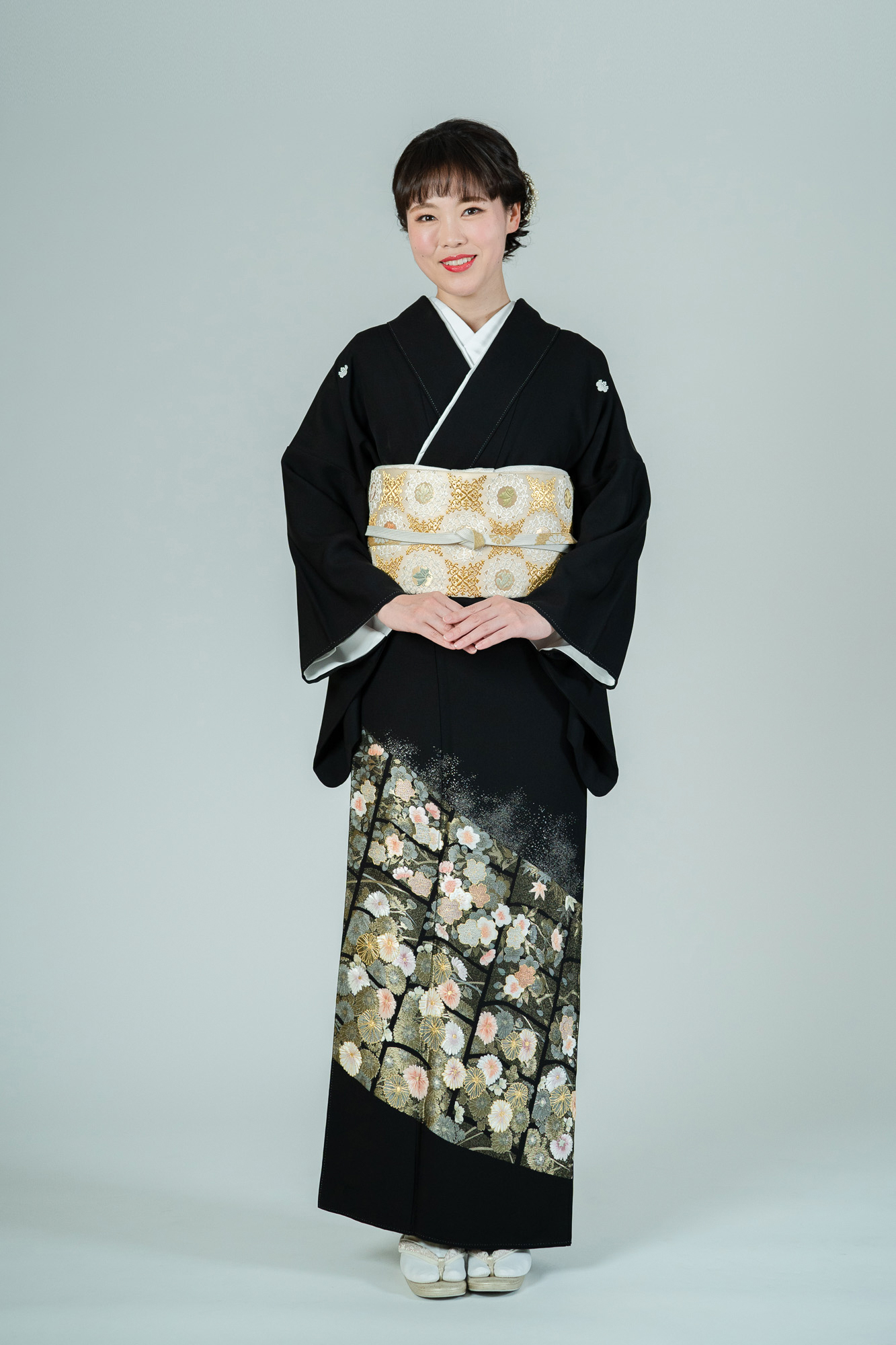 最高級総刺繍の黒留袖レンタル】山口美術織物 品番：t-680 サイズML