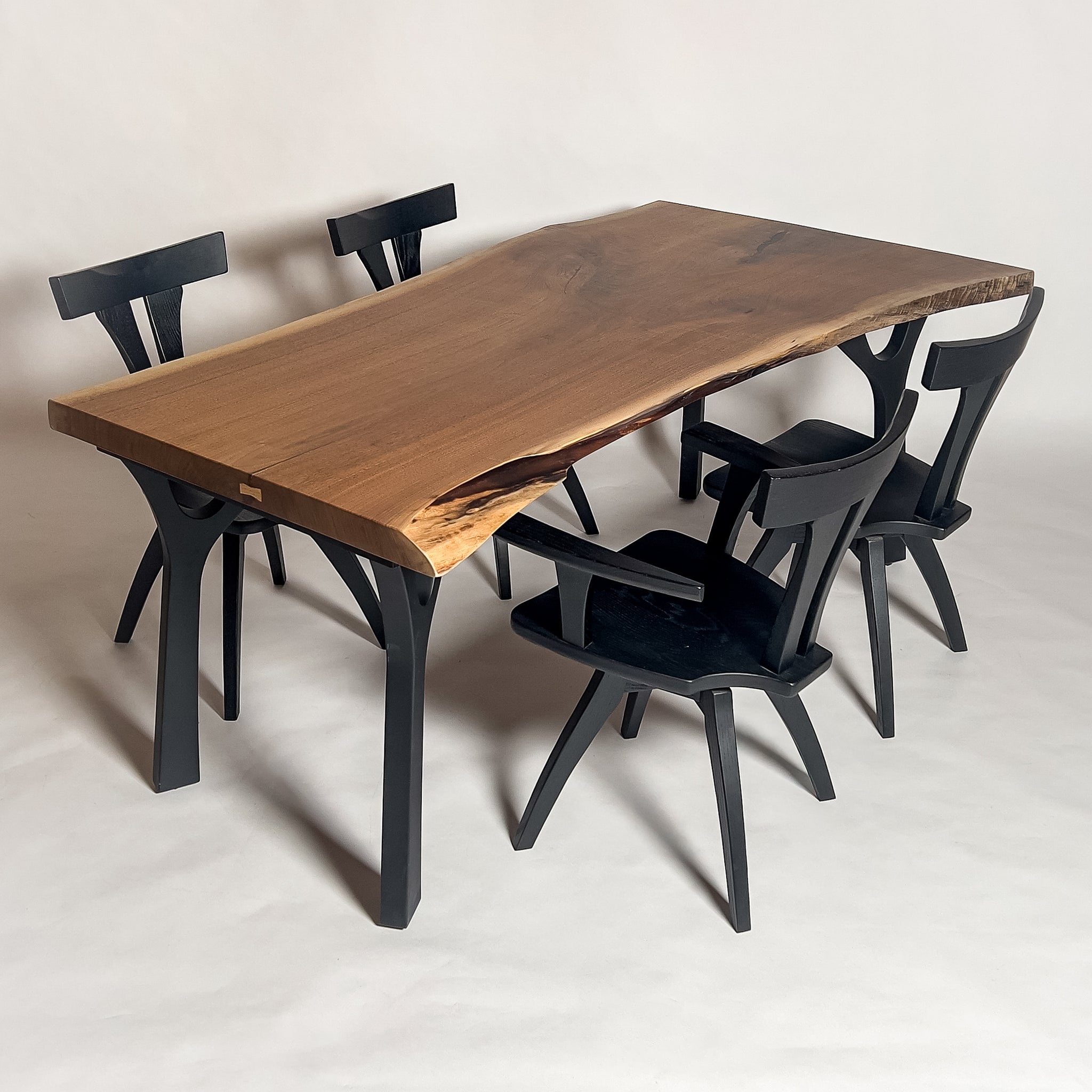 KIDOMEIMOKU ウォールナット一枚板ダイニングテーブル｜180cm(4～6人