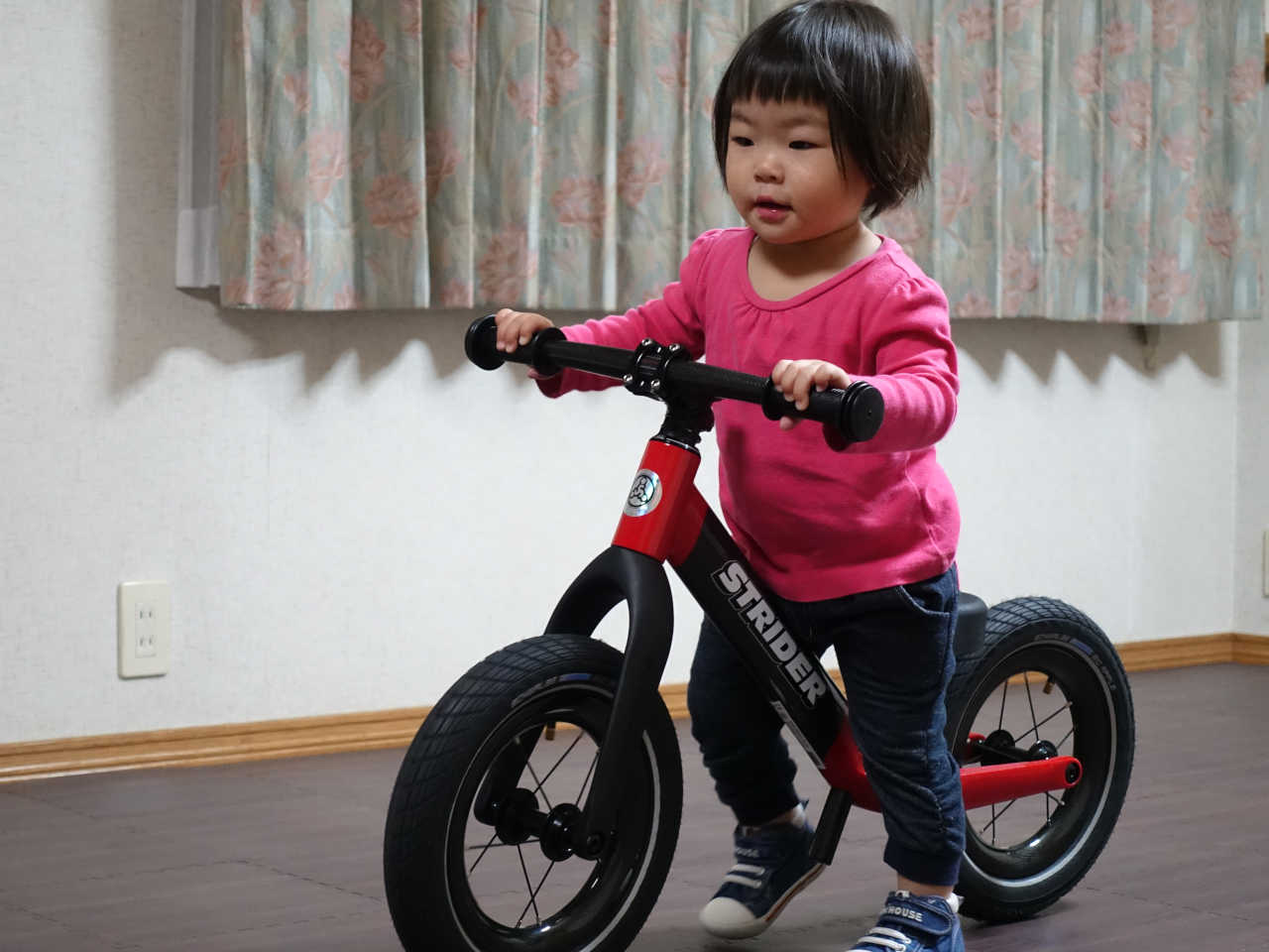 レビュー】ストライダーST-R！”10万円”のレーシング用カーボン