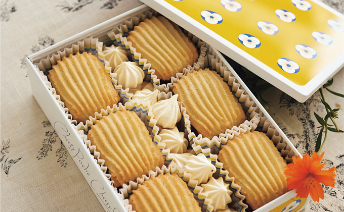 一度食べたら止まらない！ お酒にも合うチーズがテーマのクッキー缶