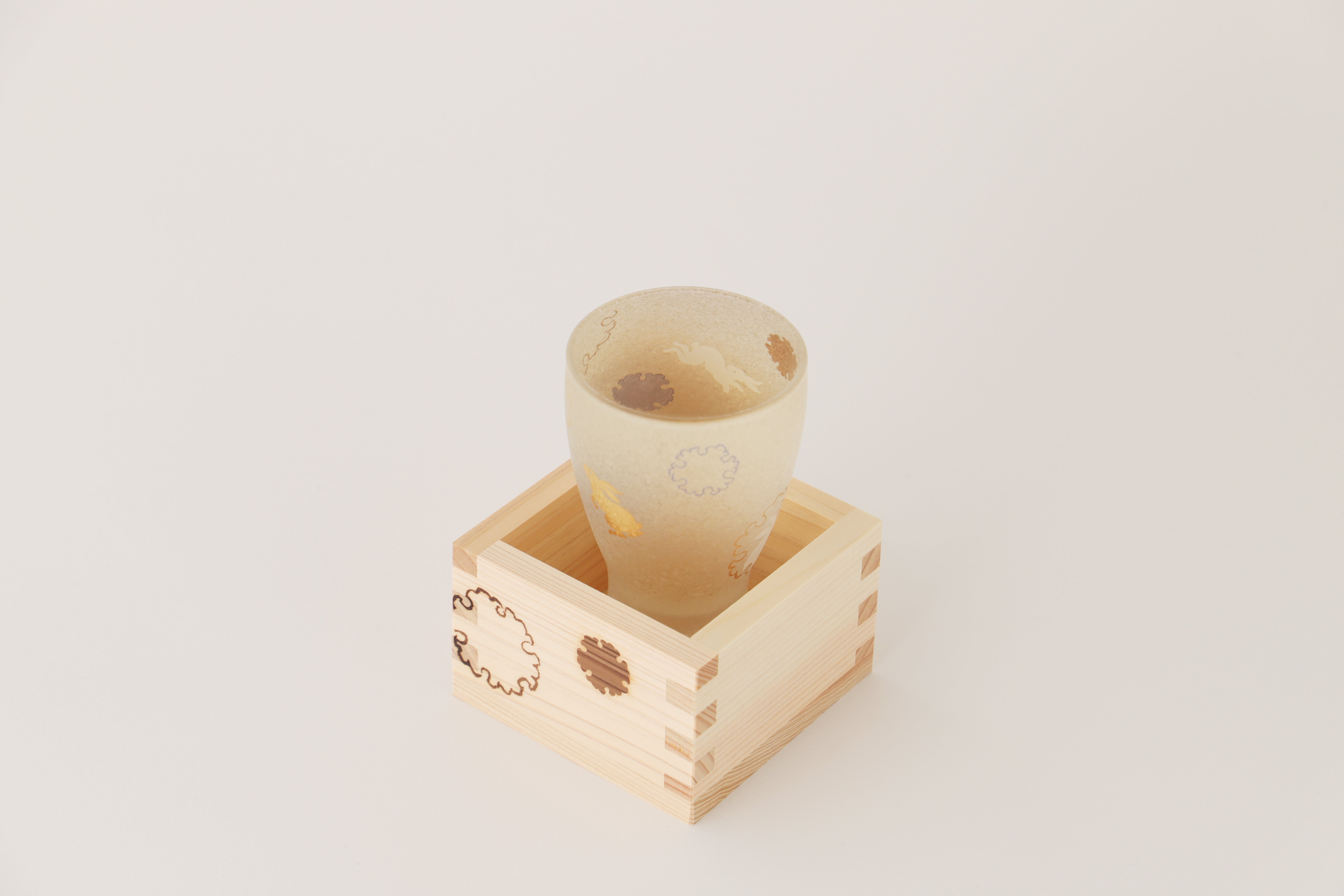 雪輪に兎が戯れる枡酒グラスセット | の酒器・グラス | クラフト酒