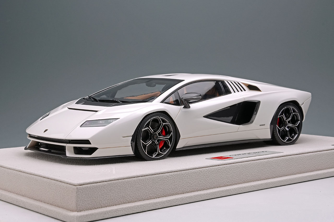 現代版「カウンタック」、ランボルギーニ「LPI 800-4」がメイクアップ